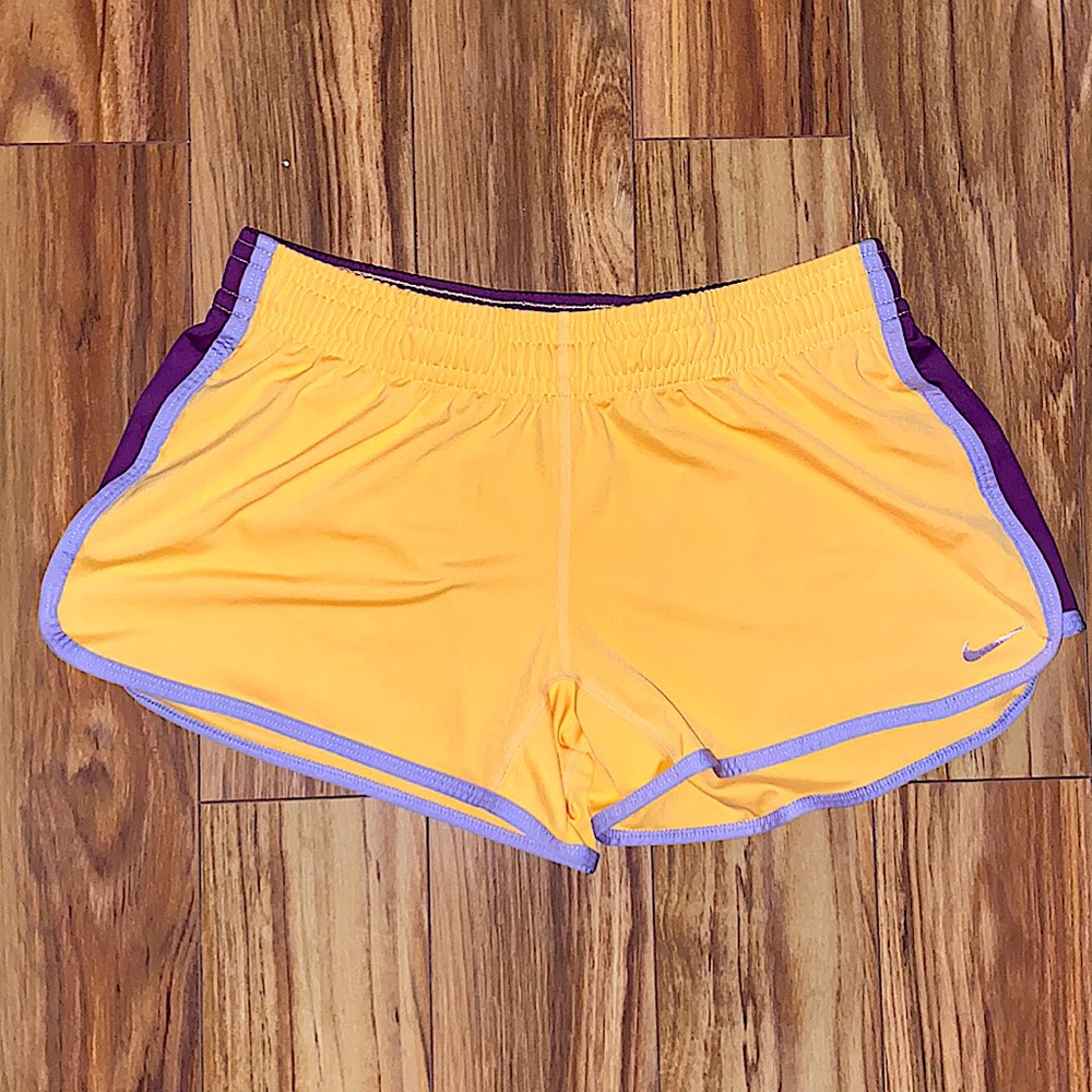 Nike Dri fit athletic training shorts women’s size medium
